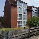Mit Seeblick Und Schwimmbadnutzung In Ferienhaus Cuxhaven