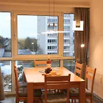 Mit Seeblick Und Schwimmbadnutzung In Ferienhaus *