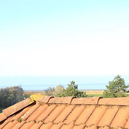 Mit Seeblick Und Schwimmbadnutzung In Holiday home Cuxhaven