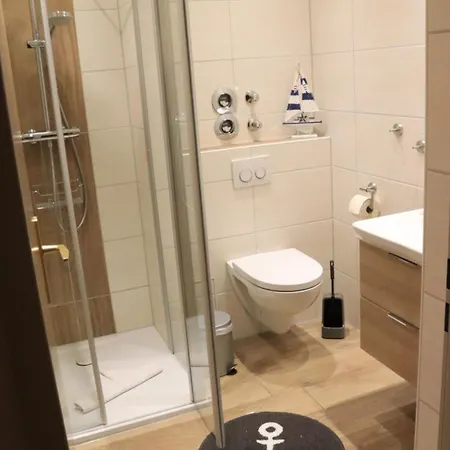 Mit Seeblick Und Schwimmbadnutzung In Holiday home