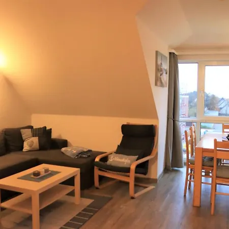 Mit Seeblick Und Schwimmbadnutzung In Feriehus Cuxhaven